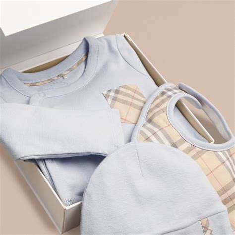 burberry newborn gifts.